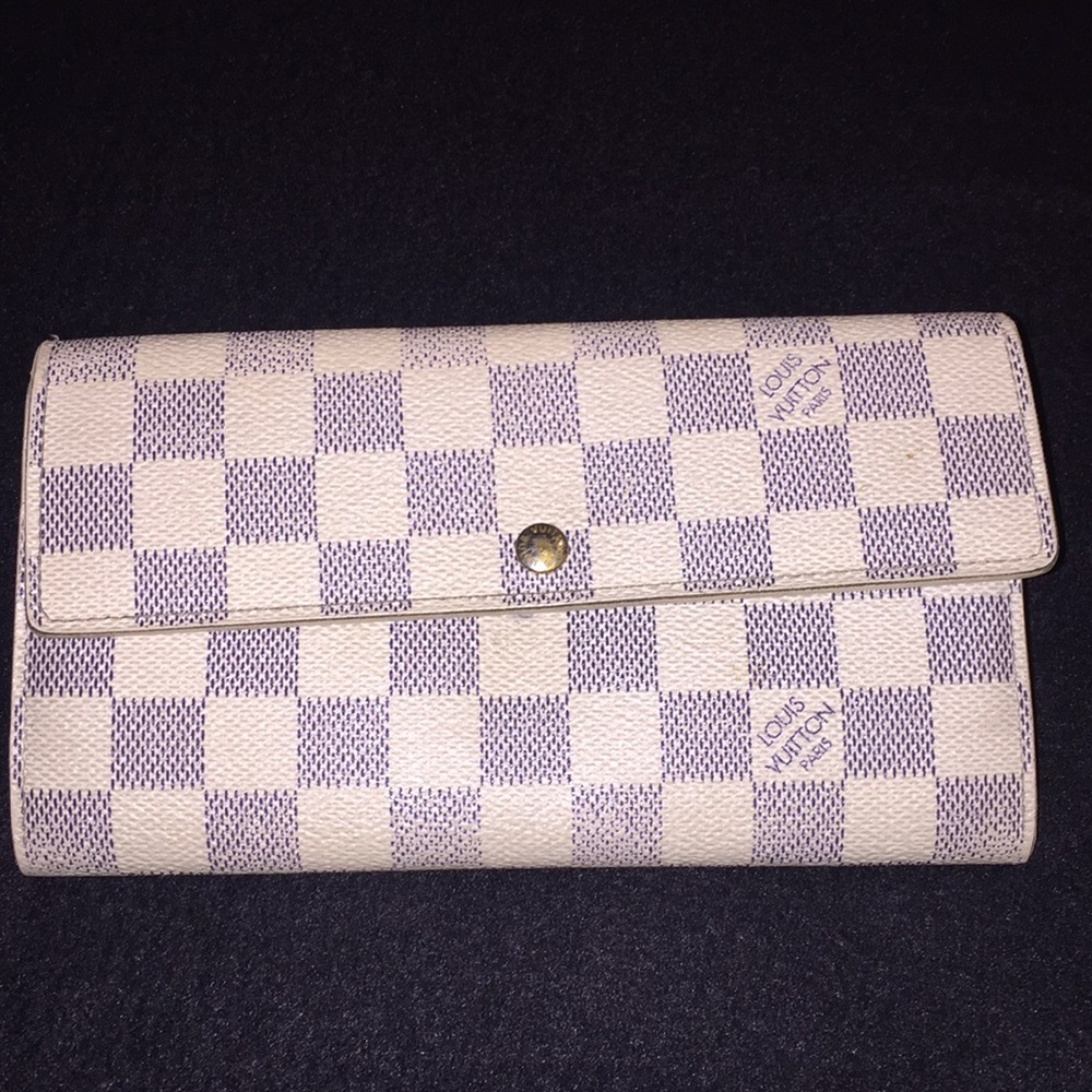 AUTHENTIC Louis Vuitton wallet